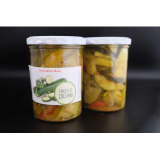 eingelegte Zucchini groß