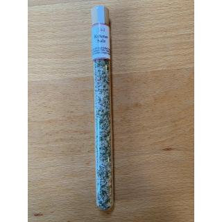 Kräutersalz im Reagenzglas